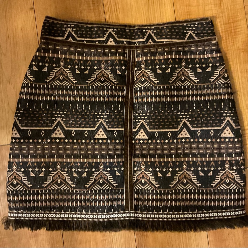 SHORT ETHNIC SKIRT EMBROIDERED